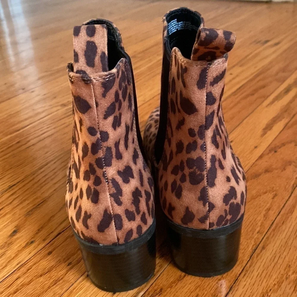𝅺a new day size 7 leopard boots